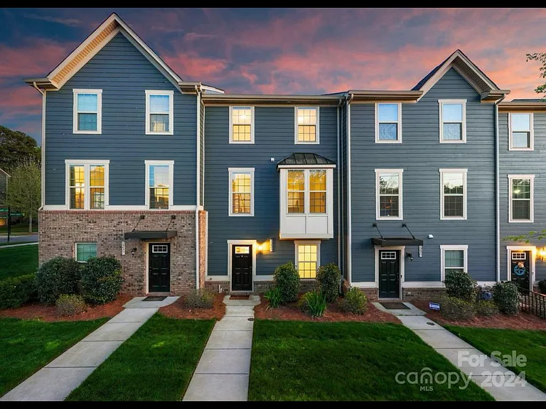 1233 Queen Lyon Ct — Photo 1