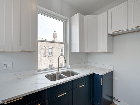 5th image of 7052 S Vernon Ave #2