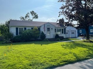 16 Sheffield Dr, Lincoln, RI 02865