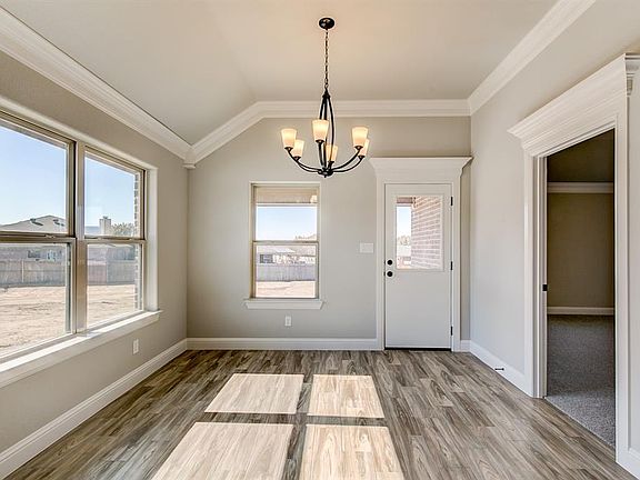 5th image of 220 Jacinth Ln