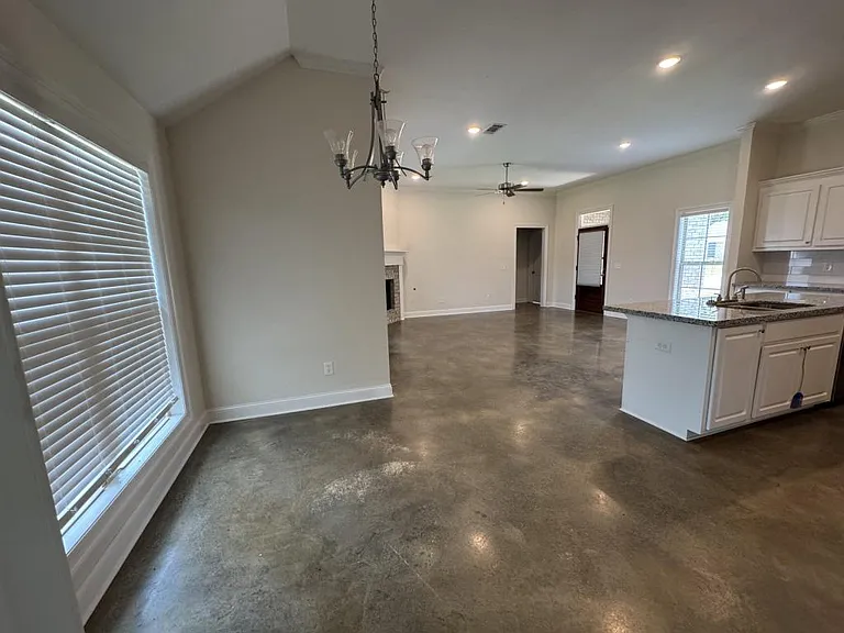 224 Hemingway Cir — Photo 8