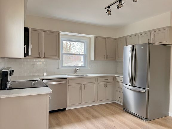3rd image of 194 High Ridge Ave #1
