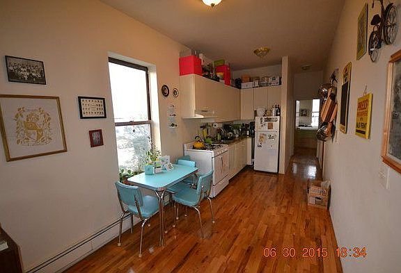 3rd image of 208 Franklin St APT 4R