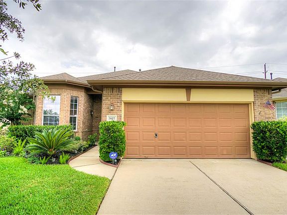 3rd image of 7627 Oak Sage Dr