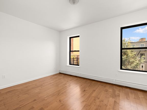 5th image of 389 10th St Unit 2