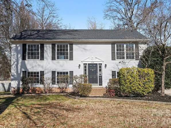 1816 Rice Planters Rd, Charlotte, NC 28273