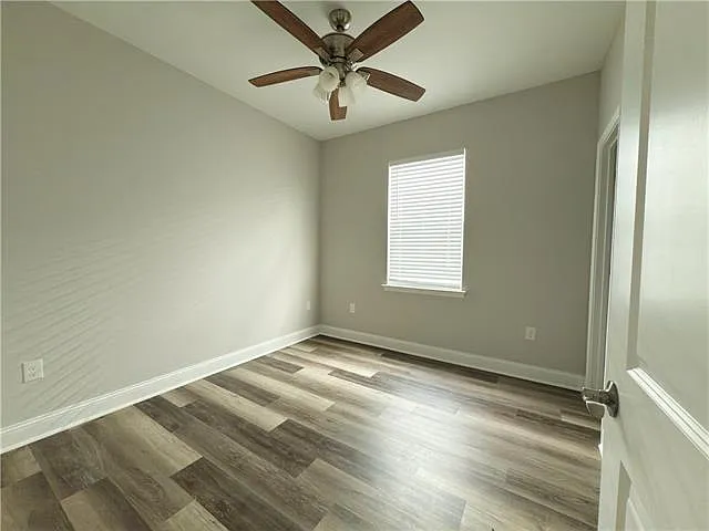 2652 Banks St — Photo 9