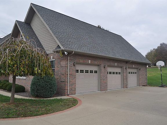 3rd image of 114 W Blue Spruce Dr