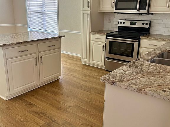 3rd image of 15022 PRESTON HOLLOW DR