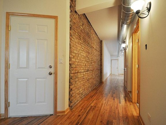3rd image of 525 E Oakwood Blvd APT 2