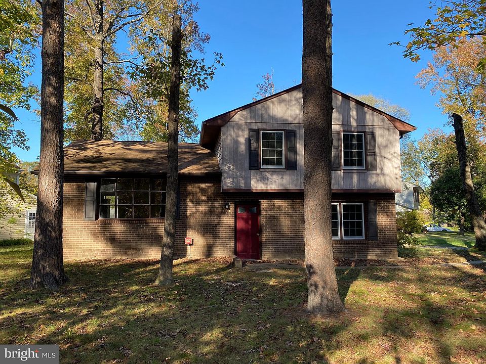 1st image of 10 Shenandoah Dr