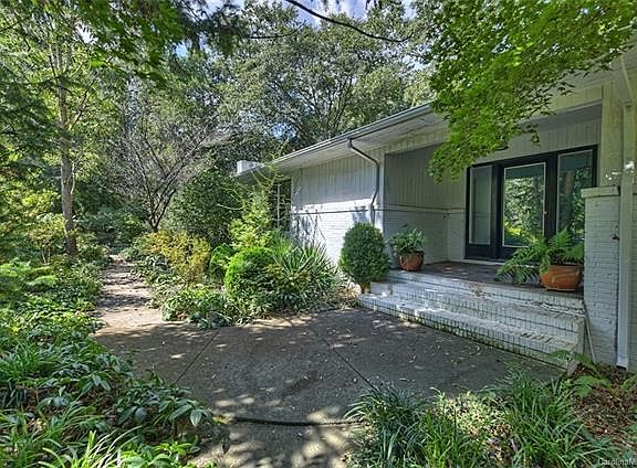 2nd image of 7209 Carosan Ln
