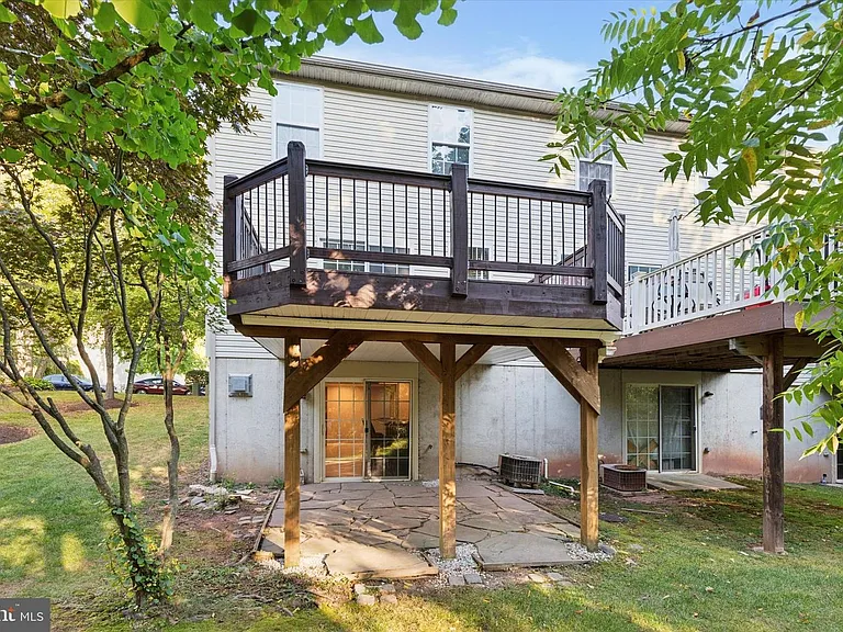 125 Vernon Ct — Photo 33