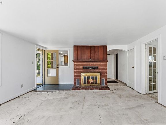 2nd image of 13209 NE San Rafael St