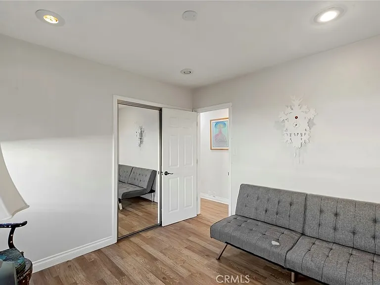 5231 Glasgow Way — Photo 17
