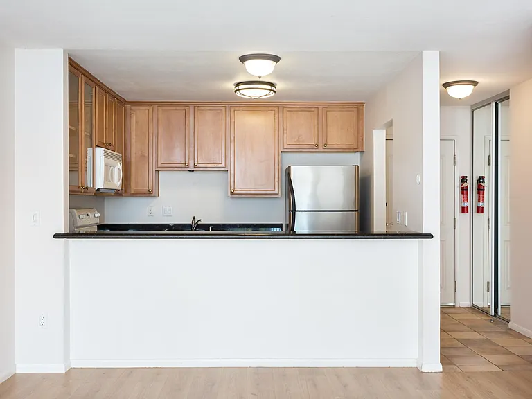 3030 Suncrest Dr #409 — Photo 8
