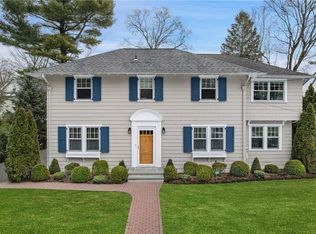 104 Brewster Rd, Scarsdale, NY 10583