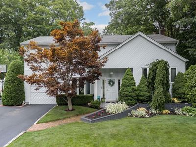 19 Dione Lane, Hauppauge, NY, 11788