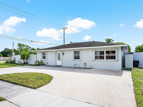3rd image of 8100 SW 7th Court