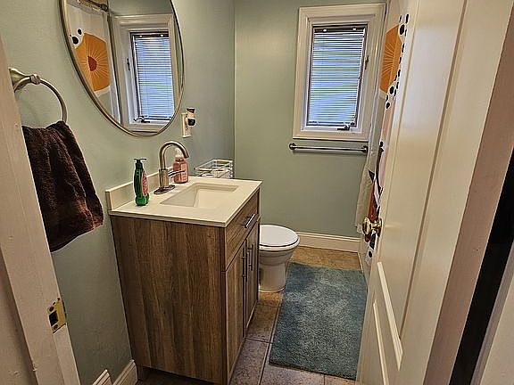5th image of 902 Churchill Cir