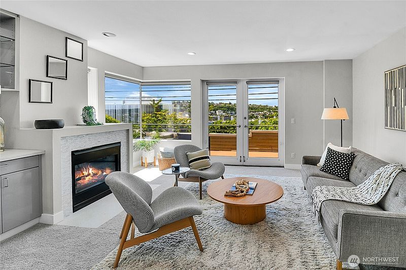 4th image of 1202 Lakeview Boulevard E #1