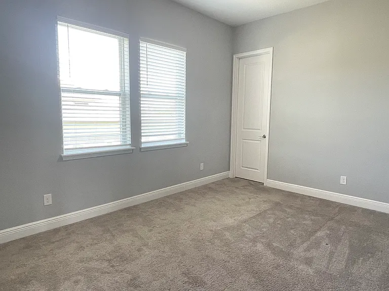 7070 Higgs Aly — Photo 39