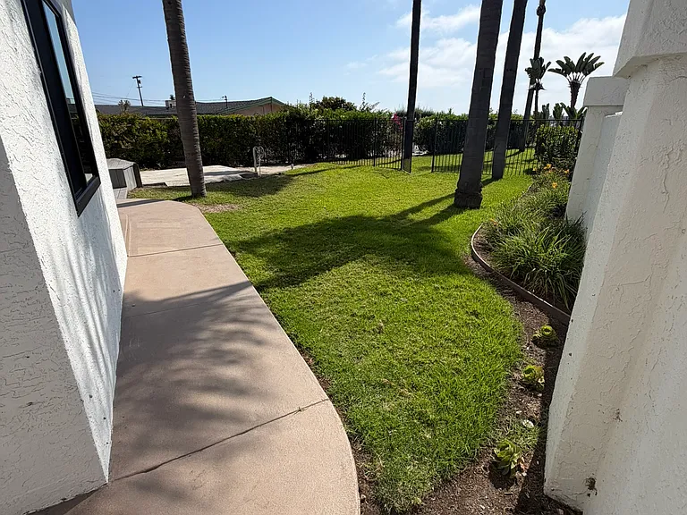 683 Marine View Ave #2 — Photo 29