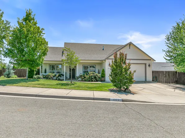 1071 Highlands Dr, Eagle Pt, OR 97524