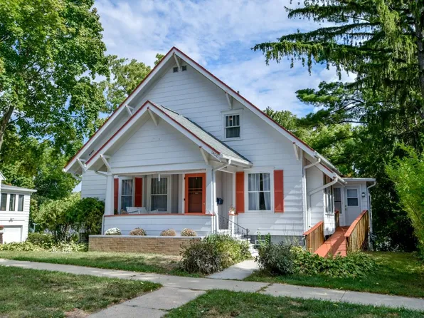 1406 Ash St, Baraboo, WI 53913