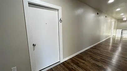 1201 NW 2nd St #6 — Photo 2