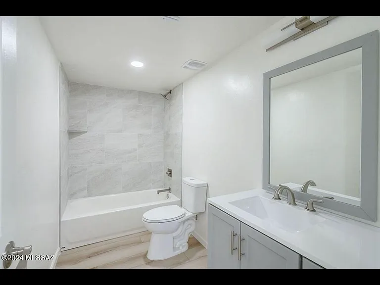 5701 E Pima St #5703-5705 — Photo 6