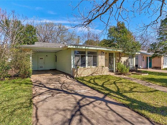 3rd image of 1902 Forest Hill Dr