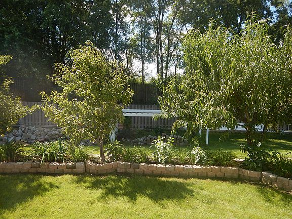 5th image of 701 Briarcliff Dr
