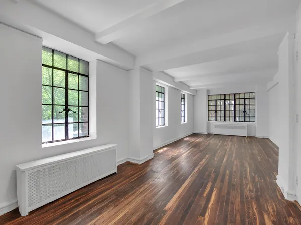 320 East 42nd Street 418 image 1 of 9