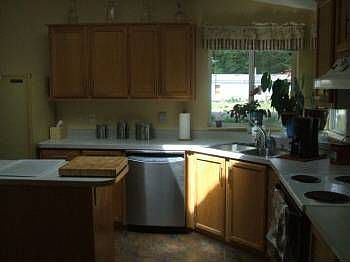 4th image of 8426 McNeice Dr SE