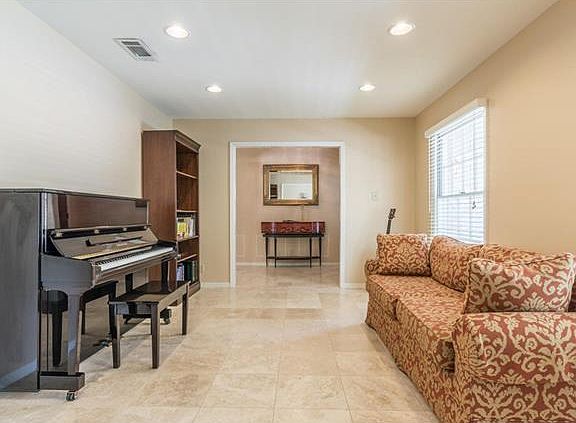 4th image of 4208 N Hills Dr