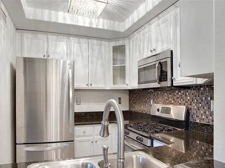5049 Los Morros Way — Photo 19