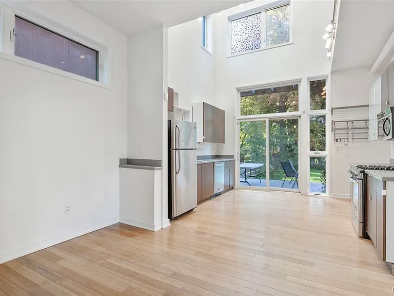 621 Otisco St — Photo 24
