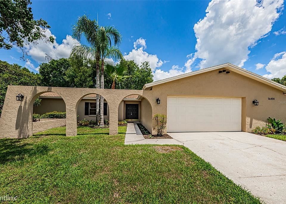 1st image of 16414R Bonneville Dr