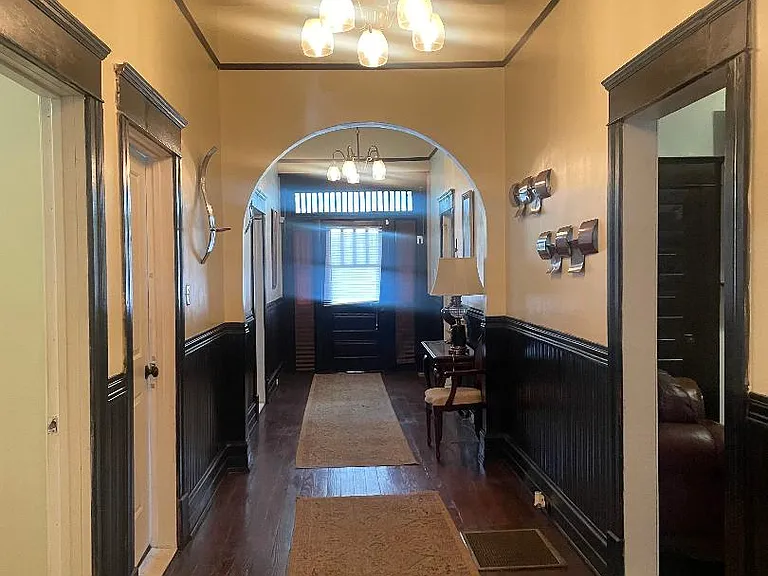 115 Lancaster St — Photo 2