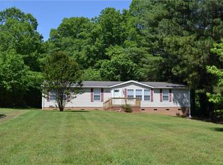 4560 Crews Ln, Walkertown, NC 27051