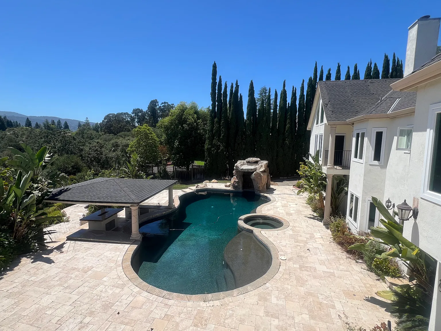 5 bed, 6.5 bath, 6100 sqft, $17,000 — Photo 2
