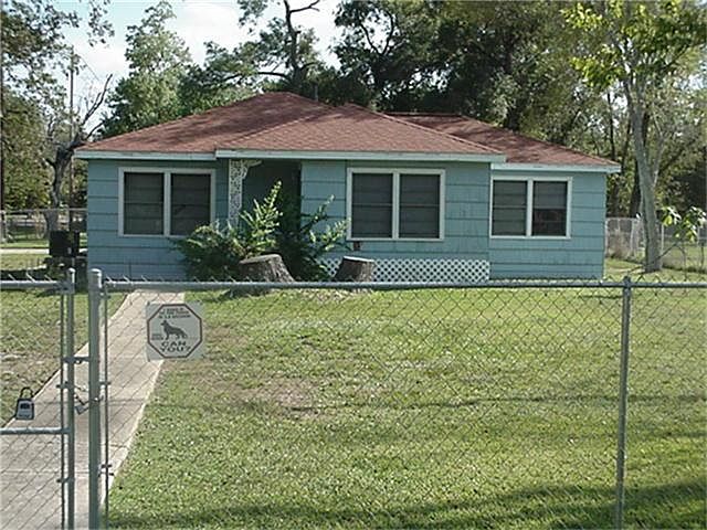 1st image of 14022 Forest Knoll Dr