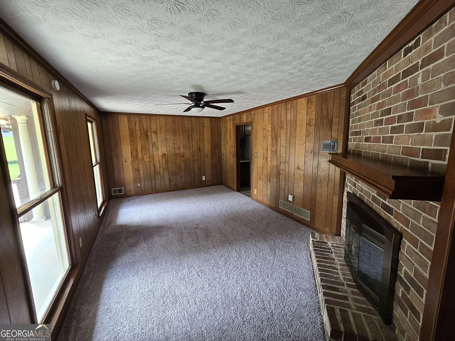3 bed, 2.0 bath, 1597 sqft, $1,950 — Photo 4