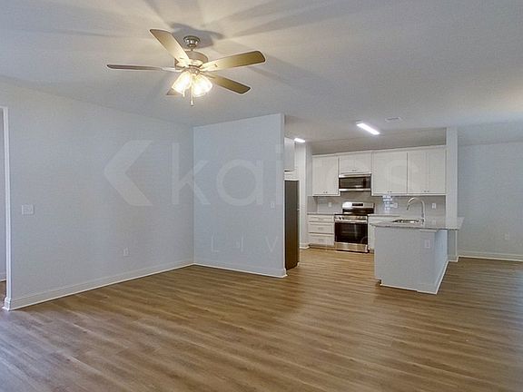 3rd image of 17617 Carlisle Ave