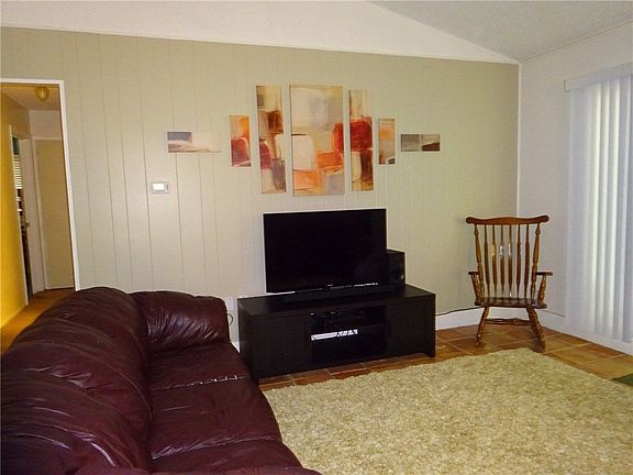 4th image of 1823 Blueridge Dr