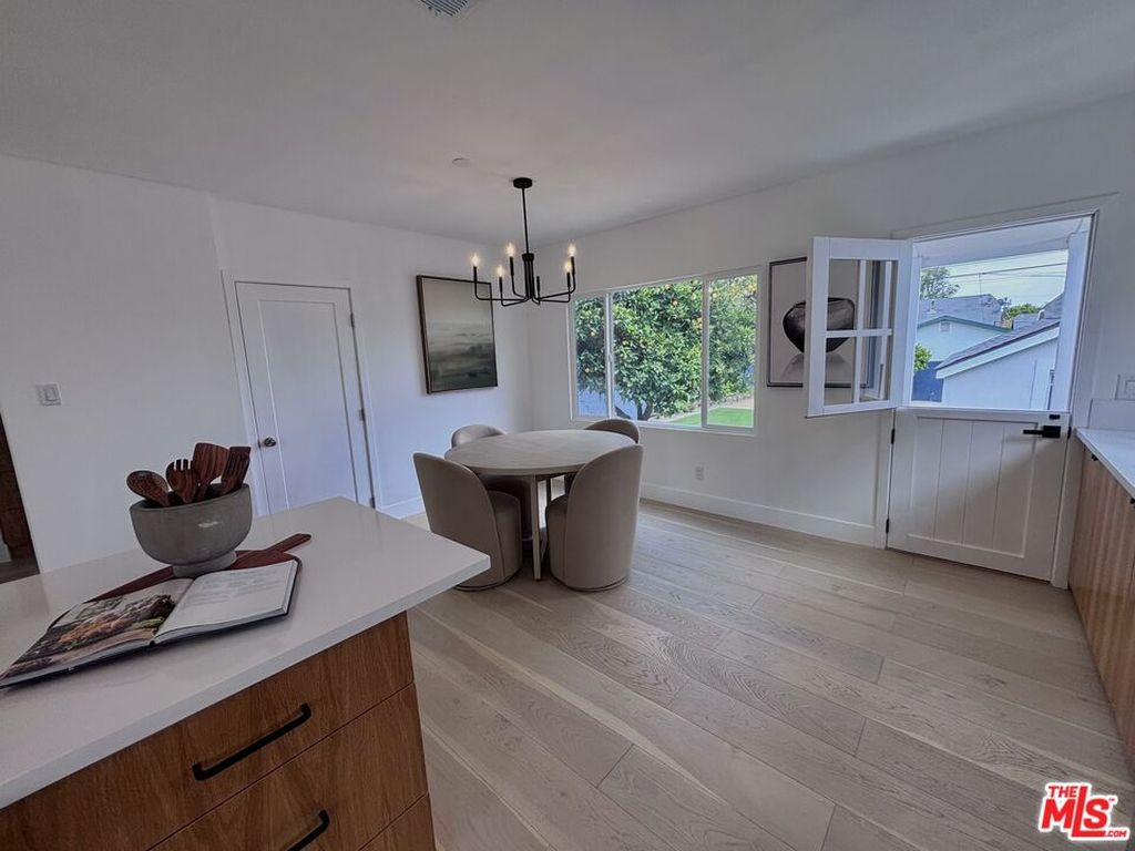 6018 S Harcourt Ave, Los Angeles, CA - More