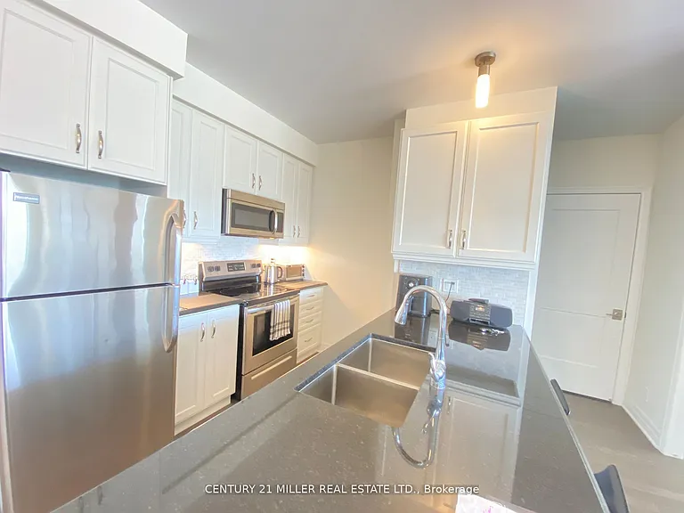 3028 Creekshore Cmn #305 — Photo 4