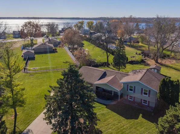 8122 Waverly COURT, Waterford, WI 53185