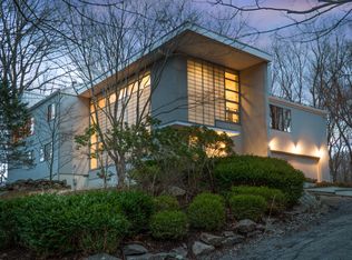 126 S Bedford Rd, Pound Ridge, NY 10576